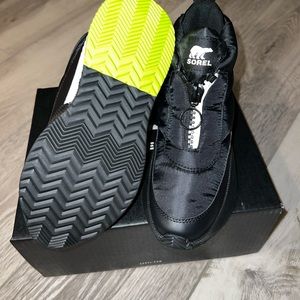 Sorel out and about puffy zip 7.5 NEW